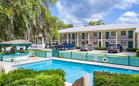 Steinhatchee River Inn And Marina