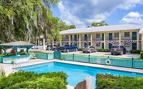 Steinhatchee River Inn And Marina